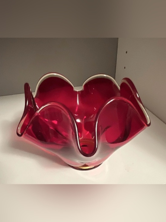 Le Smith Other - LE SMITH Vintage Red Glass Tulip Decorative Bowl